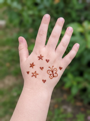 Simple Kids Mehndi Design – Cute Butterfly, Stars & Hearts